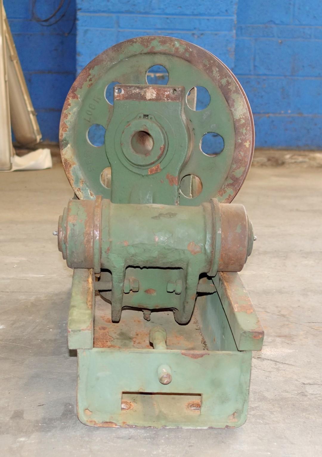 Level Wind 45,000 Lb Rear / Drag Winch Level Wind with Track